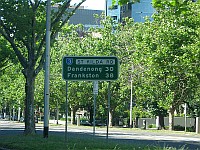 VIC - Melbourne - St Kilda Rd  SR3 Sign (30 Jan 2011)